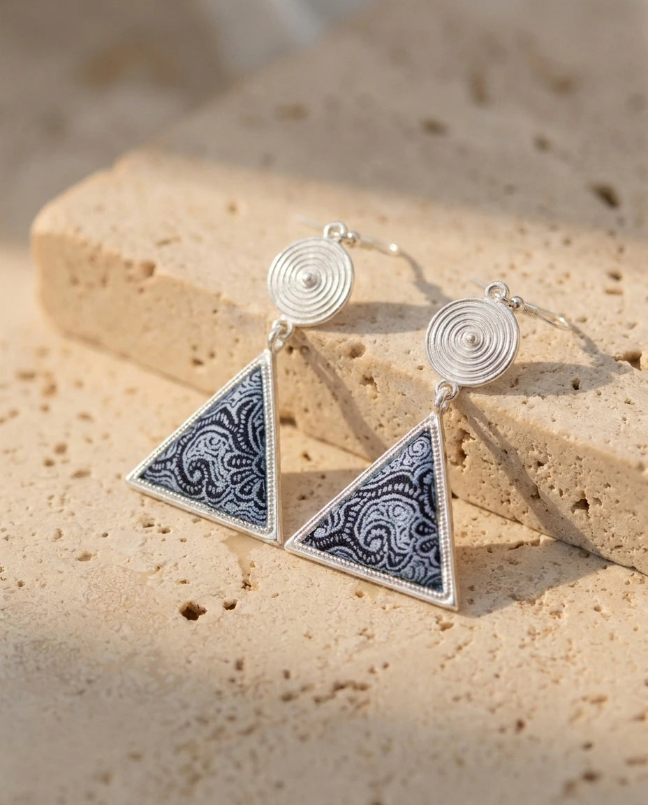 The Unshakable Will: Echoes of the Azure Wild Earrings