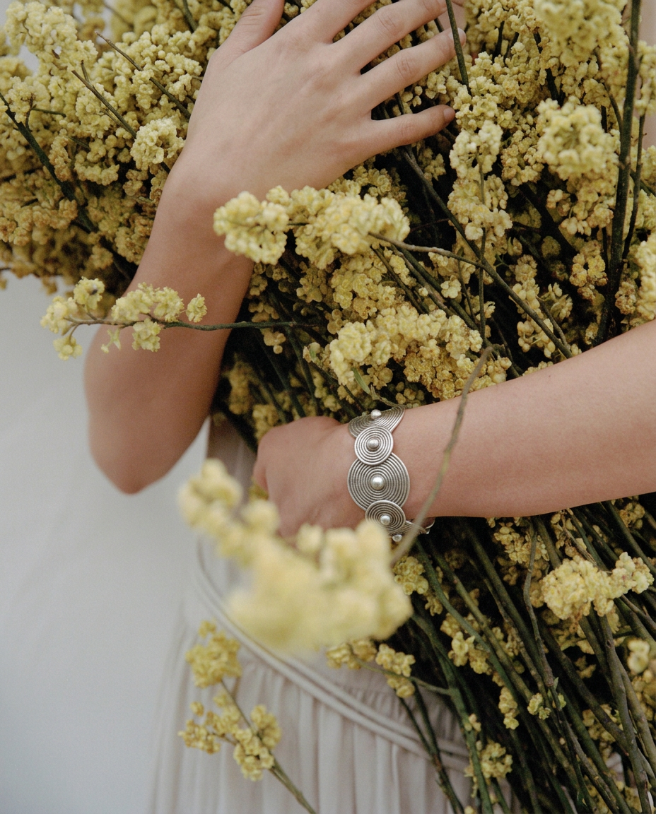 The Endless Vitality: The Eternal Ripple Bracelet